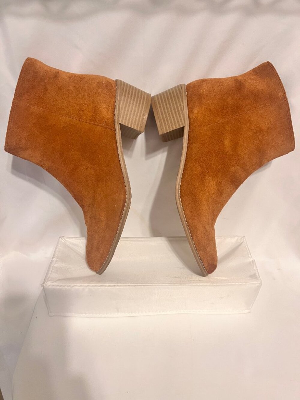Clarks Somerset Orange Suede Feel Ankle 2" Heeled Bootie Boots-Size 11-Gold Zip - Picture 5 of 14